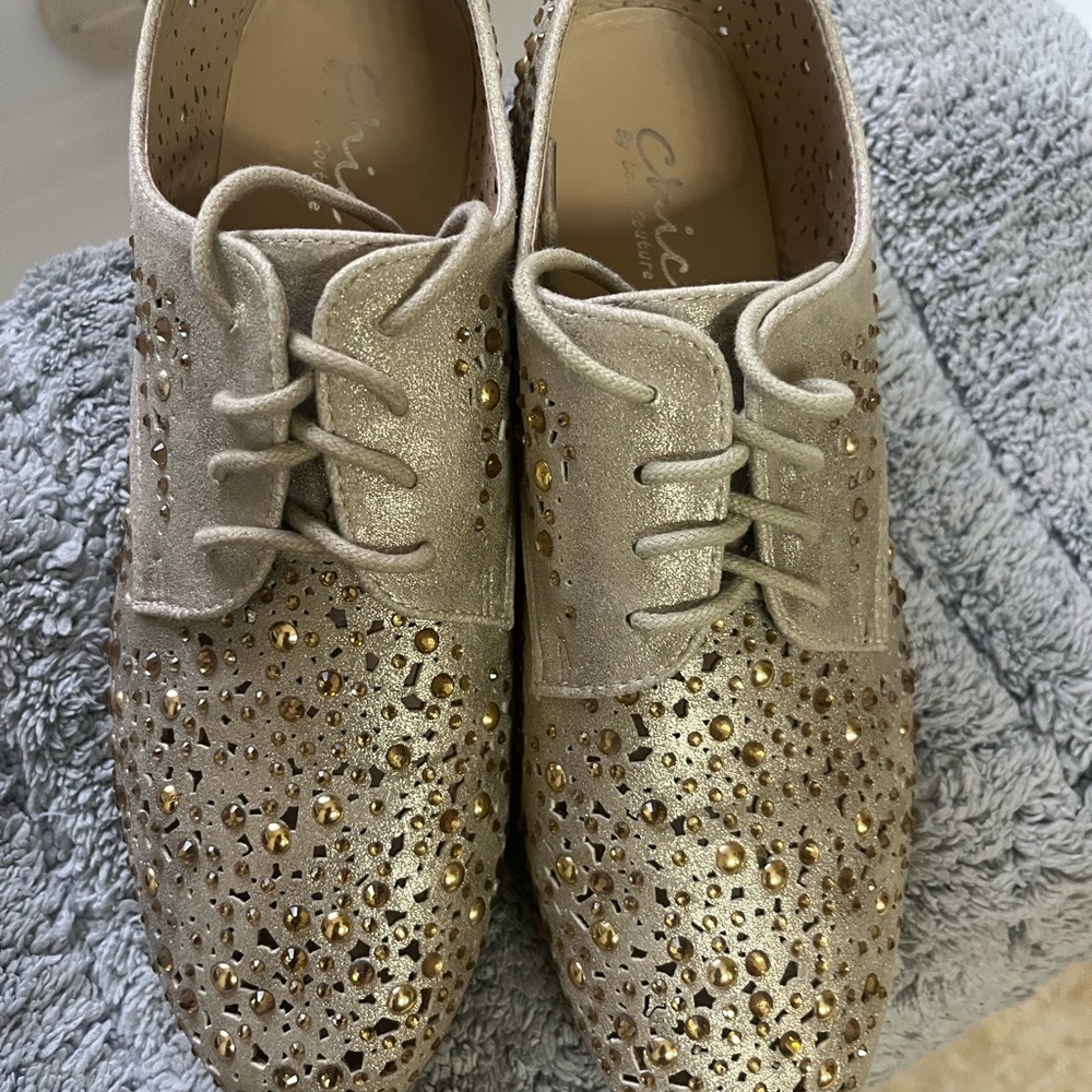 Chic Women's Glittering Gold Lace-Up Loafers